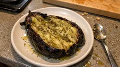 Aubergine rôtie au four : fondante en 40 min, huile d’olive et herbes de Provence